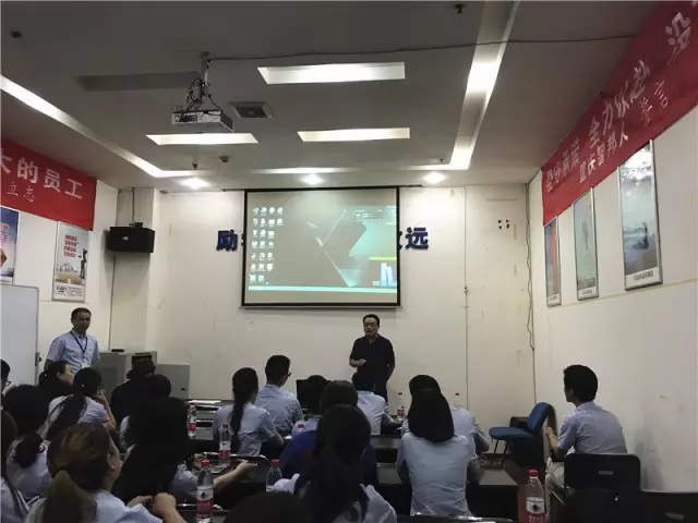 加強(qiáng)保密教育，增強(qiáng)保密觀念